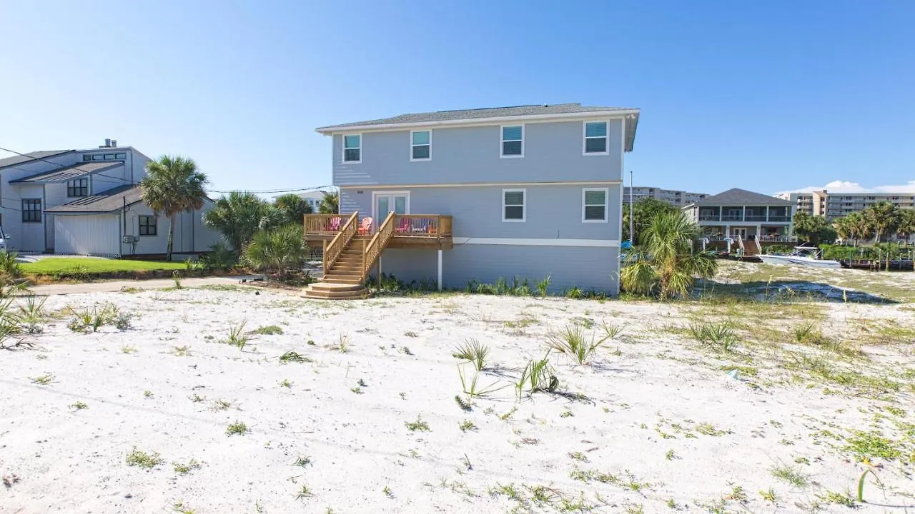 The Back Porch - Is A Relaxing 4 Bedroom 3 Bathroom House On Holiday Isle Destin