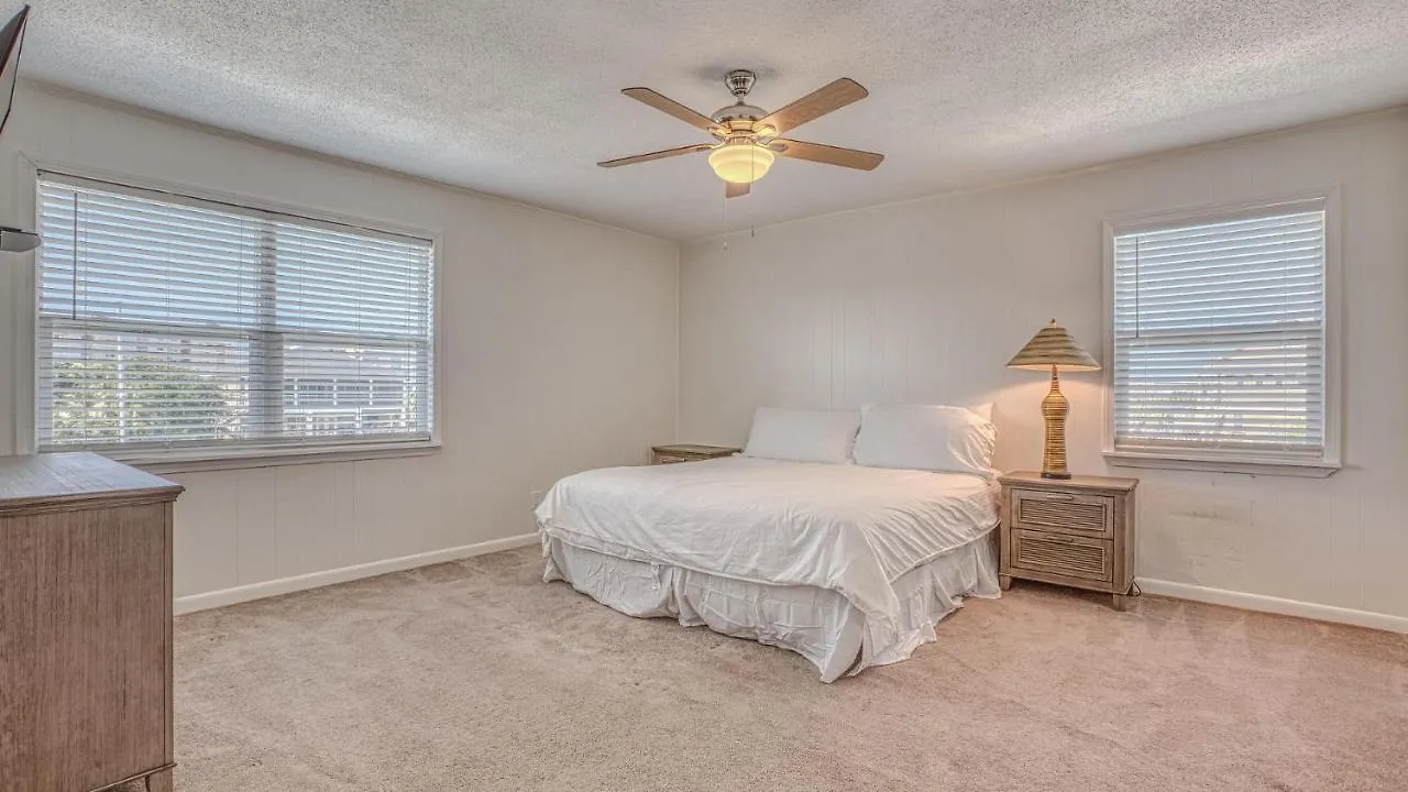 The Back Porch - Is A Relaxing 4 Bedroom 3 Bathroom House On Holiday Isle Destin Holiday home